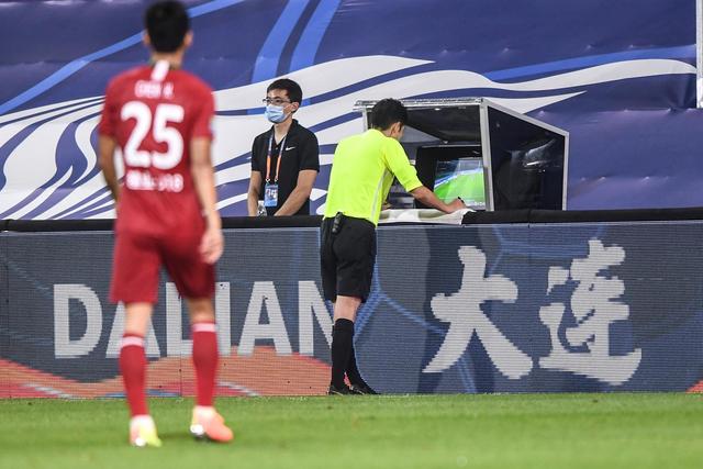 林书豪：P+身体对抗很强 和CBA强弱还不好评价